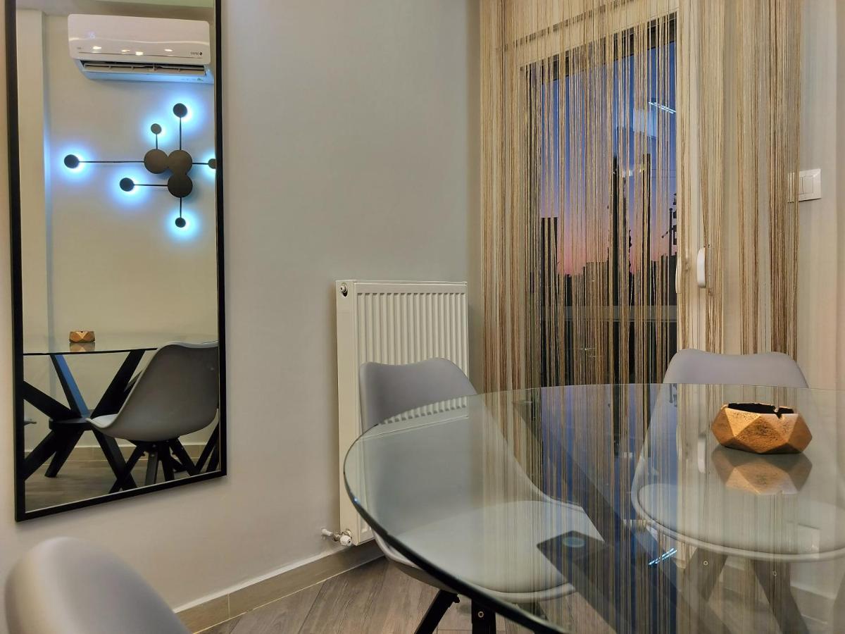 Spacetwo "Downtown Chill" By #Gimispace Lux Apt Thessaloniki Exterior photo